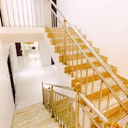 Royal Court Lounge & Boutique Hotel-3