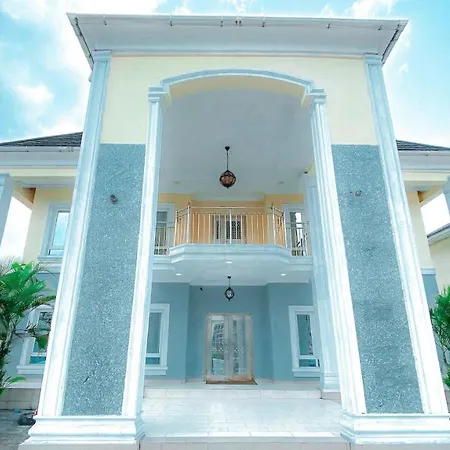 Royal Court Lounge & Boutique Hotel-2