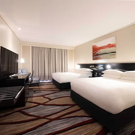 Hilton Cairns-2