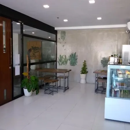 Mabolo Garden Flats - Quiet Modern Studio With Balcony Pool Jogging Trail Near Malls And It Park-3