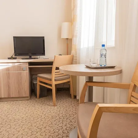 Hotel Cesarskie Ogrody-3