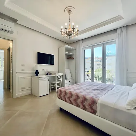 Palazzo Mauro Sorrento Luxury Rooms-3