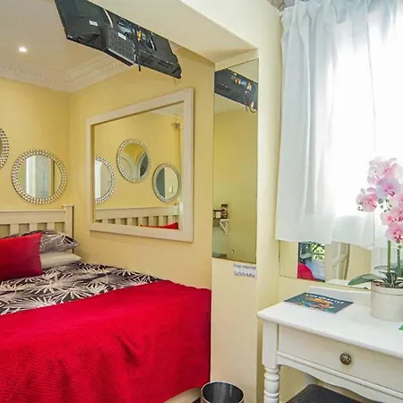 Sterling Guesthouse-2