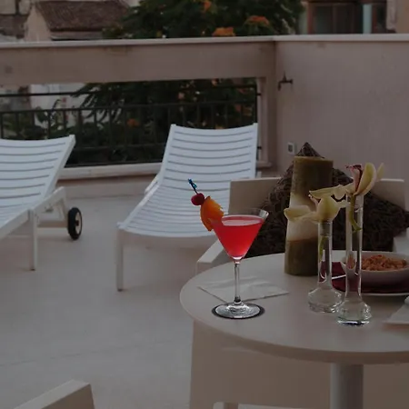 Ucciardhome Hotel-2