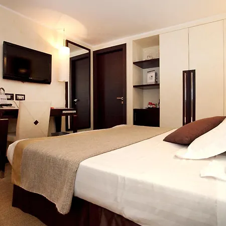 Les Fleurs Luxury House-3
