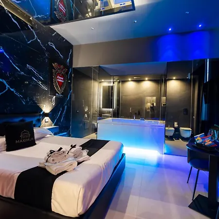 Maximum Suite & Spa-2