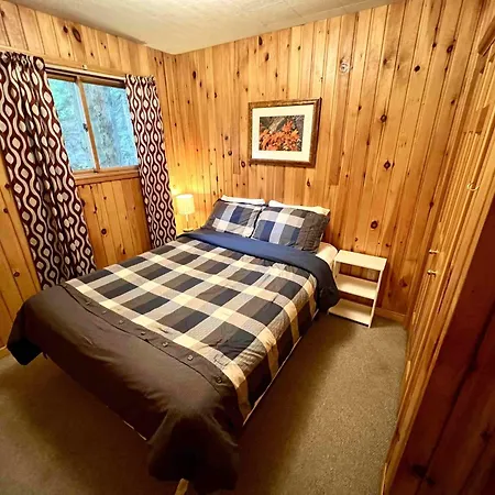 High Falls Bay Cottages, Camping & Waterpark-2