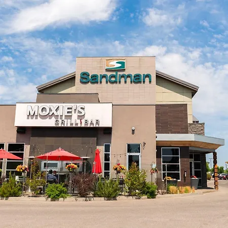 Sandman Hotel & Suites Calgary South-2