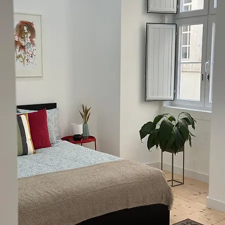 Modern Bedroom In Lisbon-3