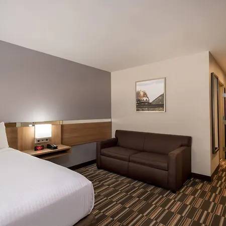 Microtel Inn & Suites By Wyndham Georgetown Lake-2