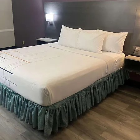 La Quinta Inn By Wyndham Bakersfield South-3