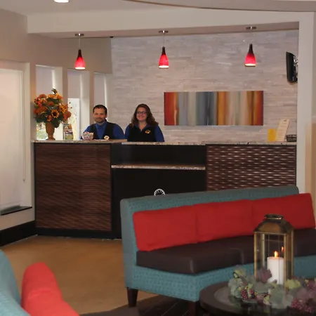 Club Hotel Nashville Inn & Suites-3
