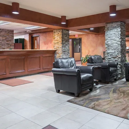 Ramada By Wyndham Fargo-3