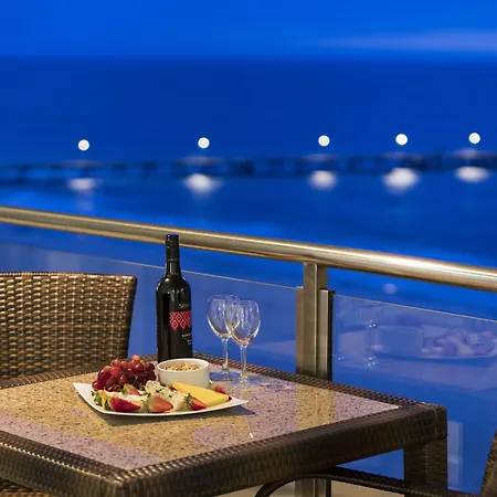 Oaks Glenelg Plaza Pier Suites-2