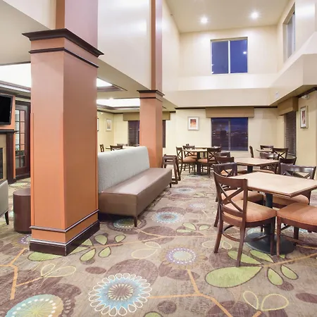 Holiday Inn Express Hotel & Suites Minot South By Ihg-3