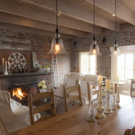Maison Fleurie, A Four Sisters Inn-3