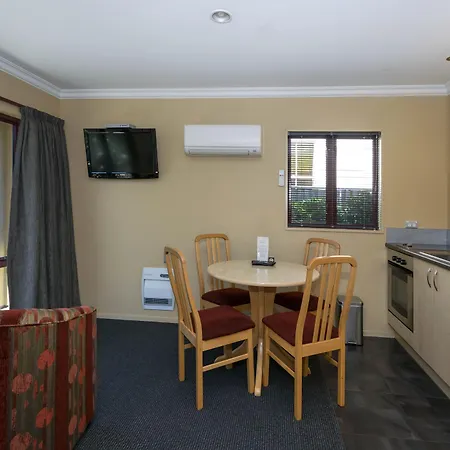 Blenheim Spa Motor Lodge-3