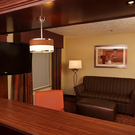 Hampton Inn & Suites Fargo Medical Center-2