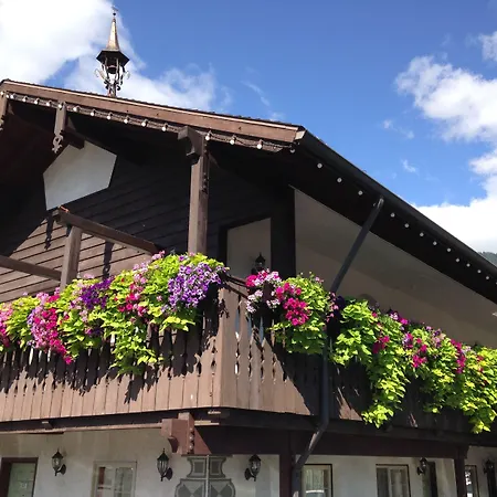 Linderhof Inn-2
