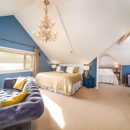 Dashwood Manor Seaside Bed & Breakfast-2