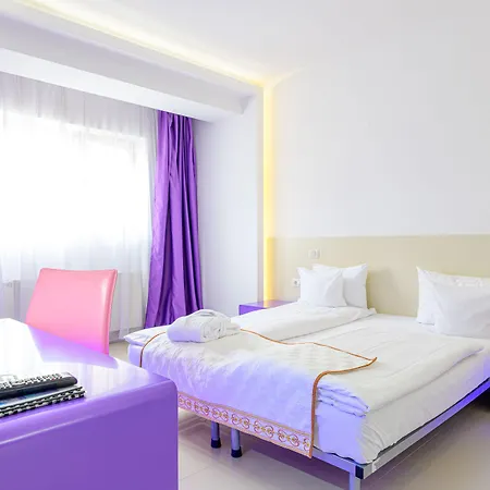 Hotel Christina Plus-2