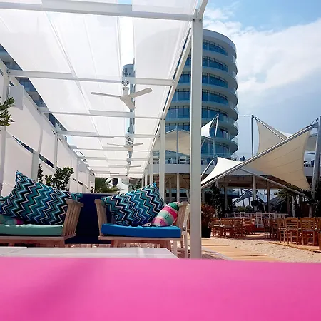 White Tower Mamaia-2