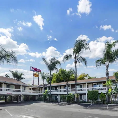 Best Western Plus Carriage Inn-2