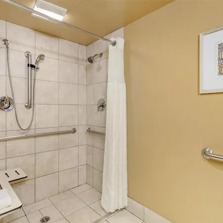 Best Western Plus Garden Court Inn-3