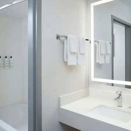 City Express By Marriott Orlando International Drive-2