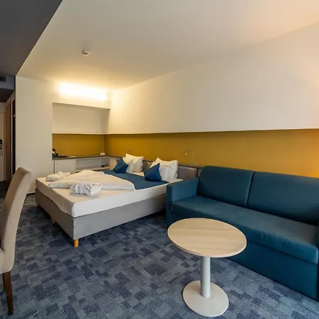 Hotel Yacht Wellness & Business-2