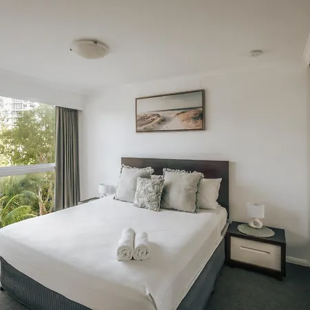 The Crest Apartments - Main Beach-3