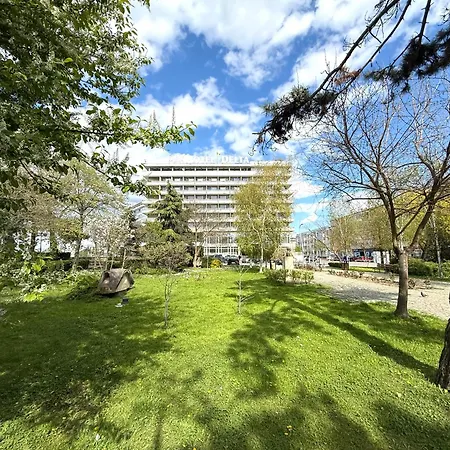 Hotel Delta 3-3