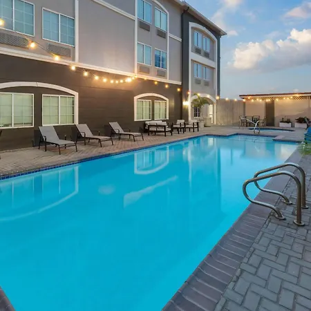La Quinta By Wyndham Laredo Airport-3