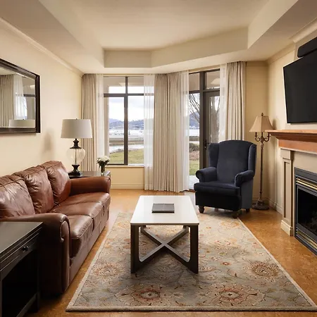 The Royal Kelowna - Bellstar Hotels & Resorts-2