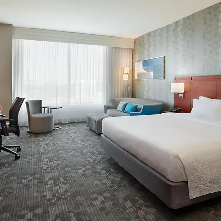 Courtyard By Marriott Ottawa East-3