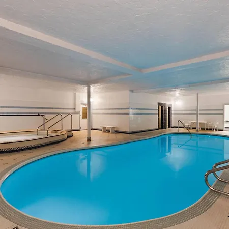 Royal Scot Hotel & Suites, Trademark Collection By Wyndham-3