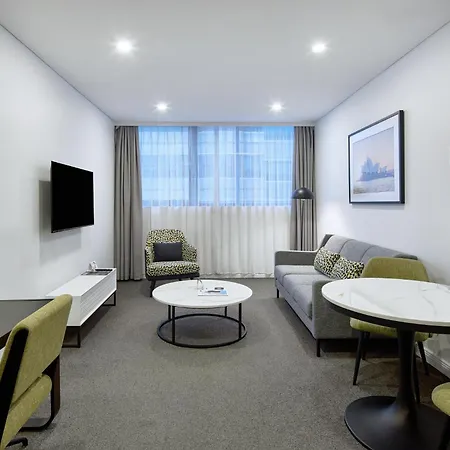 Meriton Suites North Sydney-2