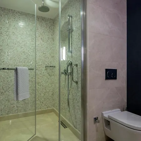 Doubletree By Hilton Istanbul Topkapi-2