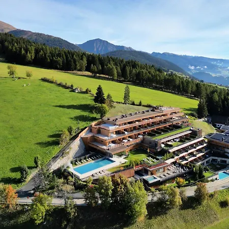 Tratterhof Mountain Sky Hotel-2