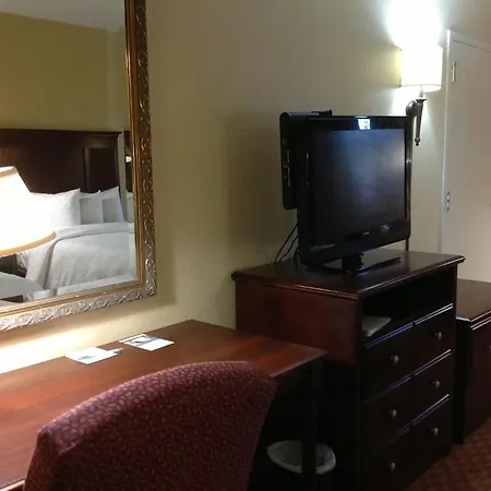 Baymont Inn & Suites By Wyndham The Woodlands-3