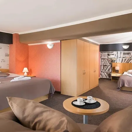 Hotel Central Point-2