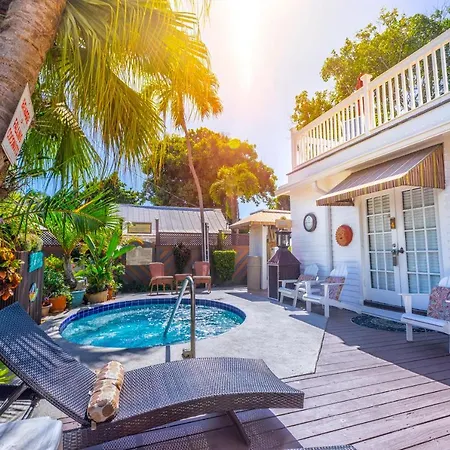 Seascape Tropical Inn (Adults Only)-2