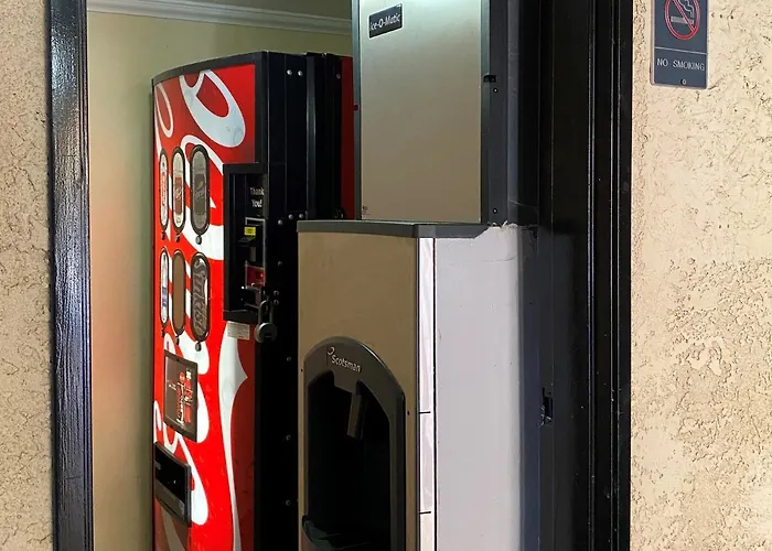 Travelodge By Wyndham Chatsworth