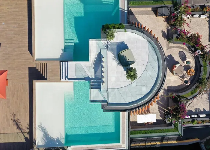 Hotel com parque aquático: Three House Hotel