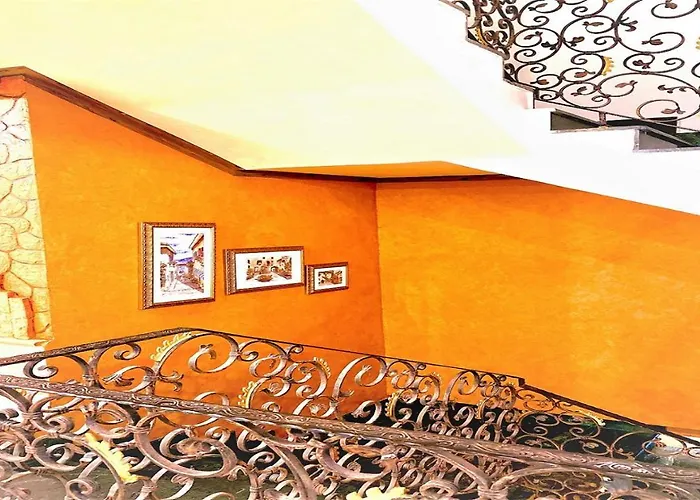 Cheap hotel: Rotana Hotel