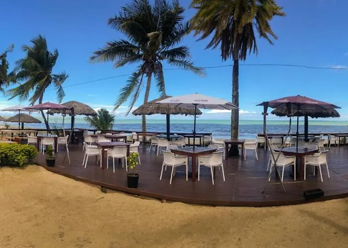 Smugglers Cove Beach Resort &