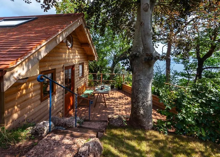 Porthole Log Cabin