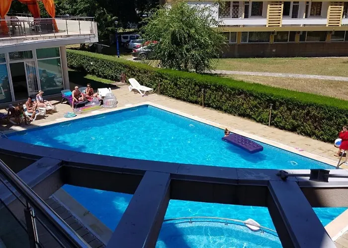 Pet Friendly hotel: Piano Bar Holidays Apartments