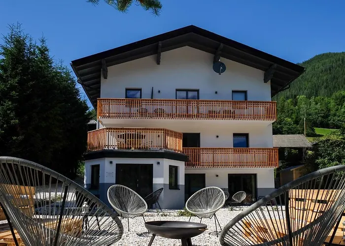 Hotel dichtbij College: Rmg Roses Apartments