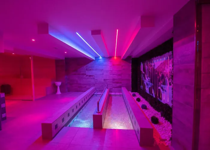 White Apartments & Spa